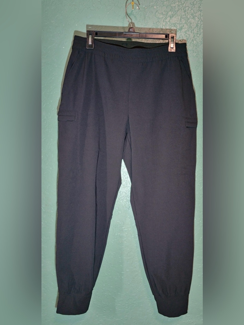 The North Face Women’s Black Cargo Jogger Pants Size L